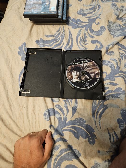 Vand discuri DVD pc sau laptop titanic hagi si Chaplin