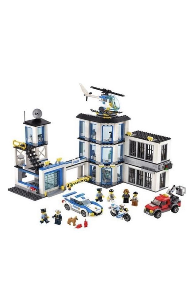 Конструктор LEGO City. Полицейский участок 60141