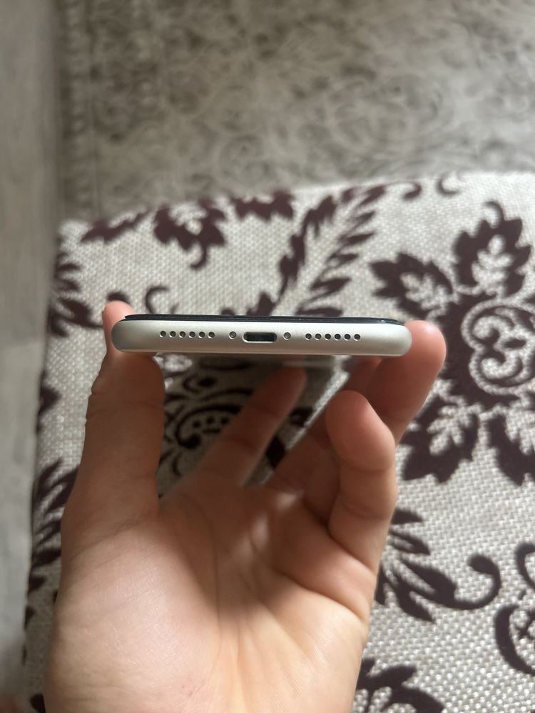 iPhone 11 64гб  99% сарапина нет, каропка бар.