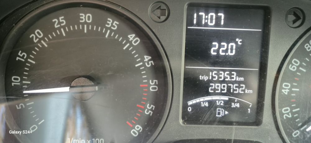 Vand Skoda Rapid 2015 Diesel 1.6