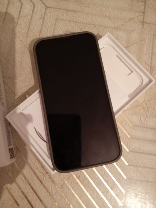 Продам айфон 13 в отличном состоянии