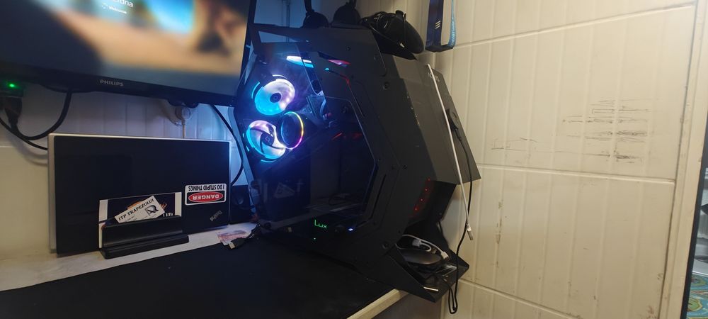 Vand pc gaming. Ruleaza cam orice joc pana in 2024