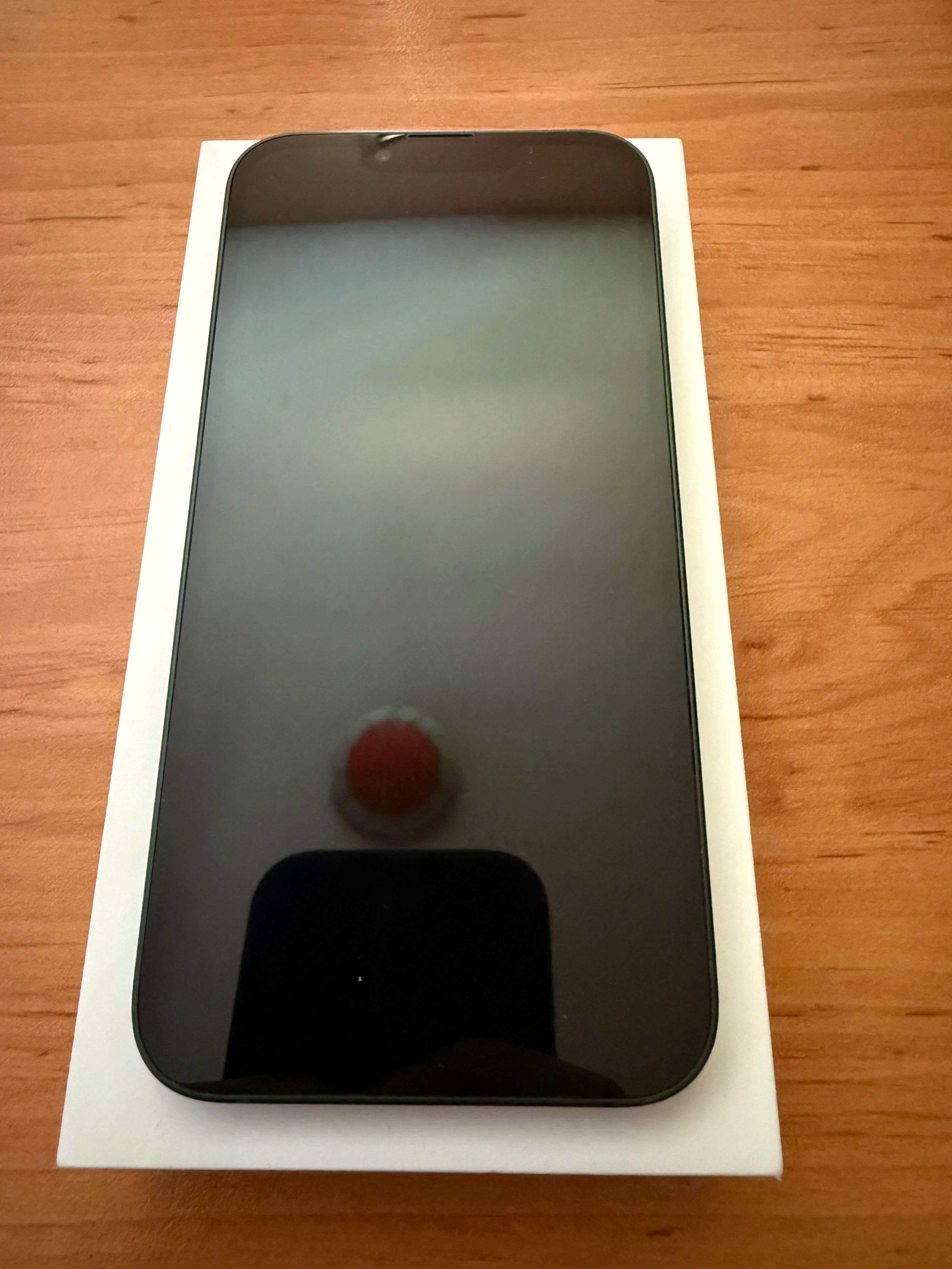 iPhone 13 Green 128gb + 20W Power Adapter USB-C