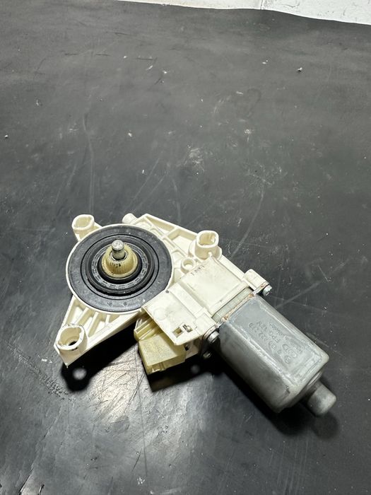 Motoras macara geam stanga fata Mercedes ML W164 ML320 ML350 ML300