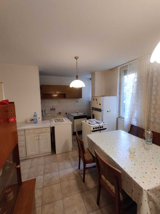 Тристаен апартамент в Каменица 1