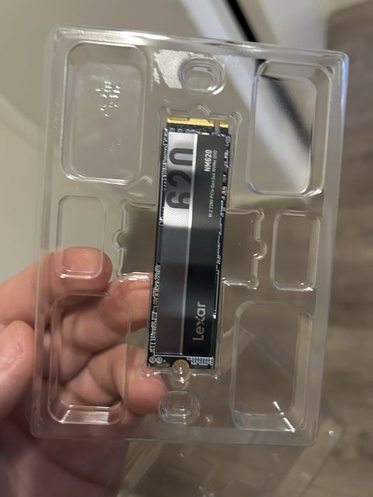 Vând ssd Lexar 512 gb produsul este nou