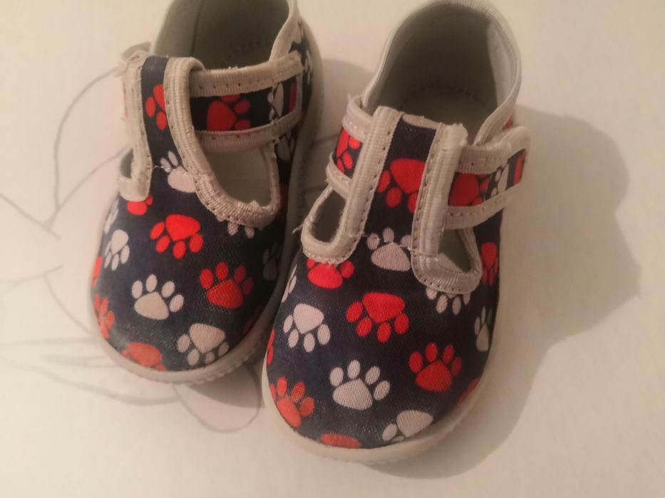 Колев и Колев обувки 21 рр и Чико 19рр