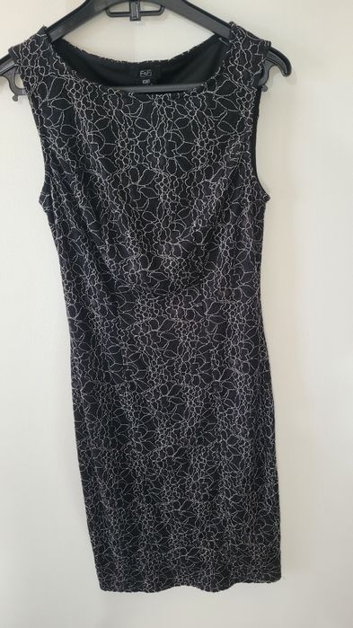 Rochie medie neagra