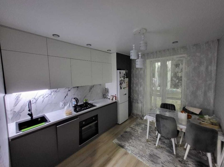 В продаже 1ком квартира в мкр Береке на 8 этаже