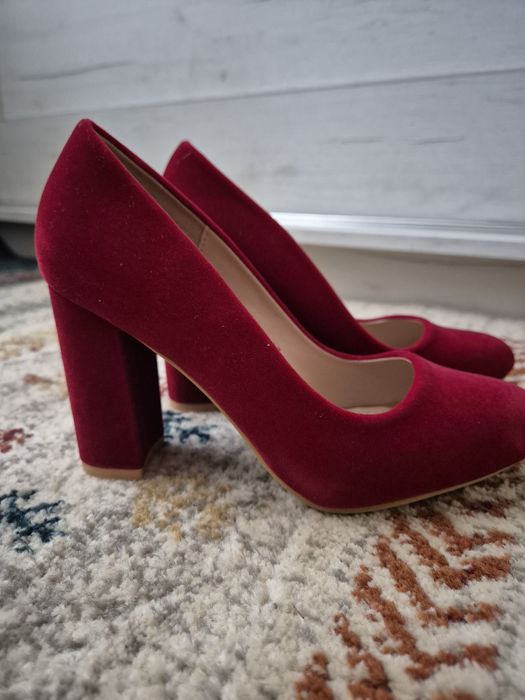 Pantofi rosu cu toc