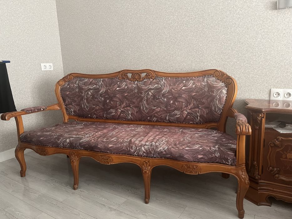 Срочно ! Продажа Румынской гарнитуры