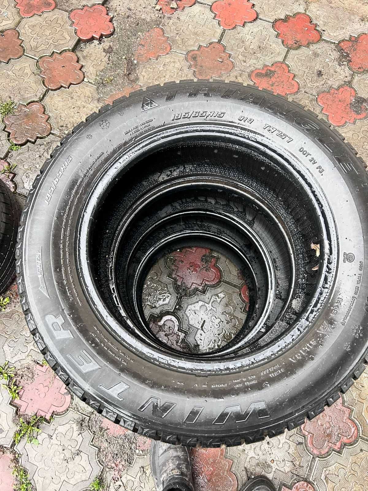 Продам зимние шины 195/65R15