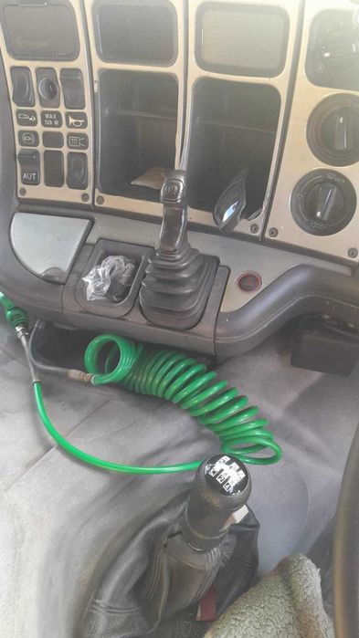 Vând SCANIA 8x4 Basculantă