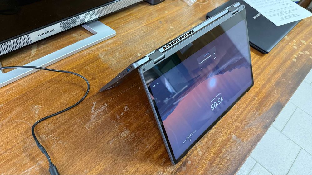 Лаптоп 14" Cepter Twist V2 CPU-I3-1025G1 RAM-8GB NvME 256GB