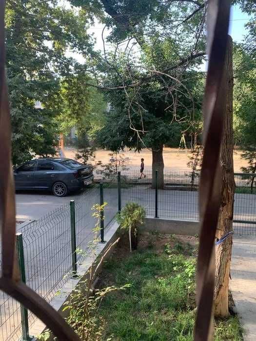 Продаётся квартира Юнусабад11 2 ком 1 этаж ремонтом отличное локация