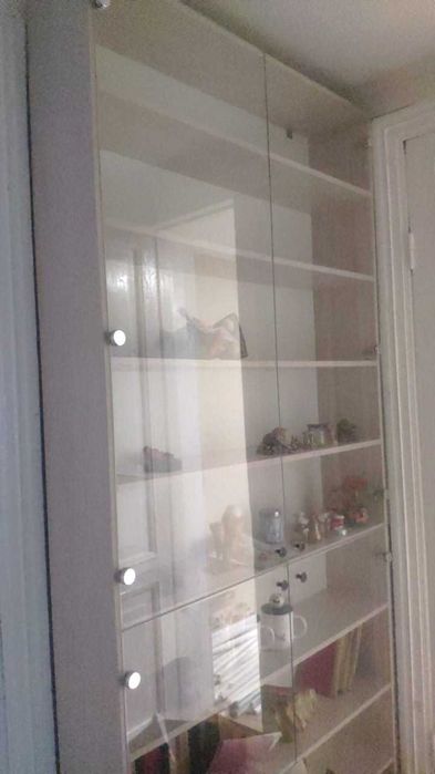 полка для товаров или книг со стеклянными дверками 24см, 110см, 245см