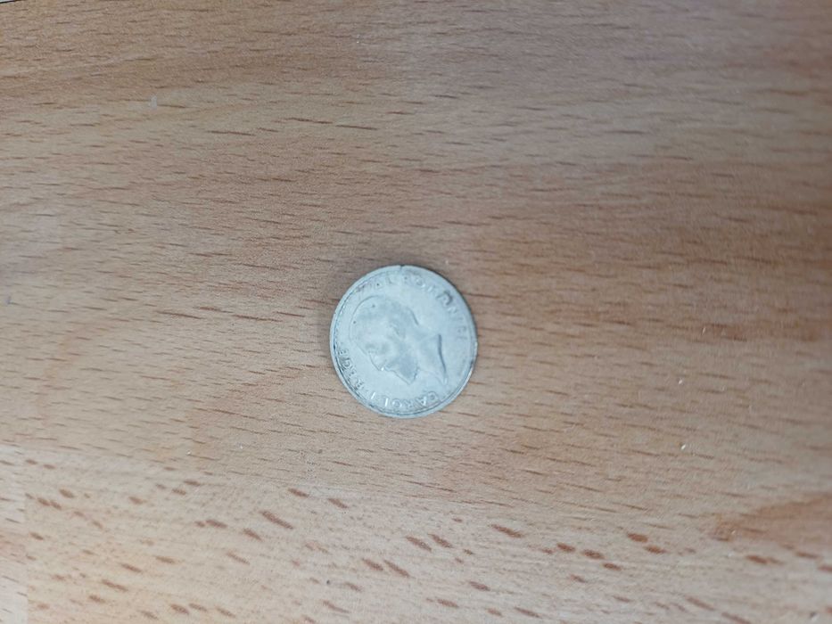 Стари монети, значки, медали