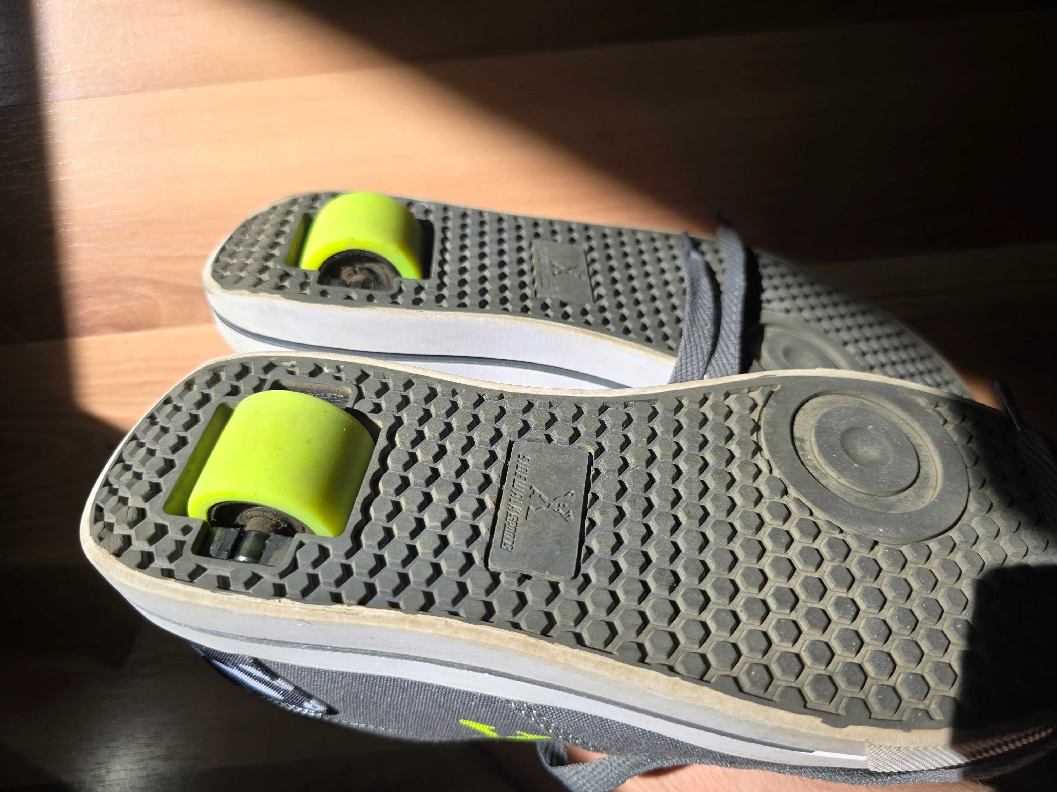 Маратонки с колелца Heelys Sidewalk Sports