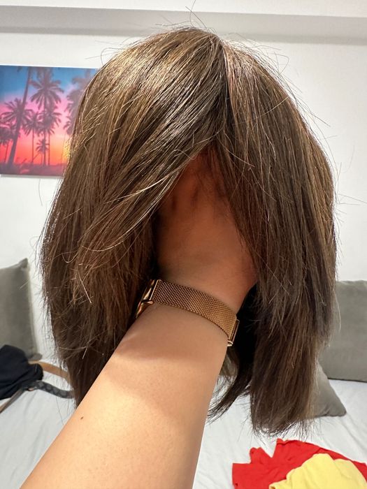 Perucă nouă pentru persoane doritoare