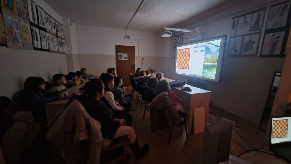 CURSURI DE ȘAH ONLINE - Începători - Prof.. LAURA N.