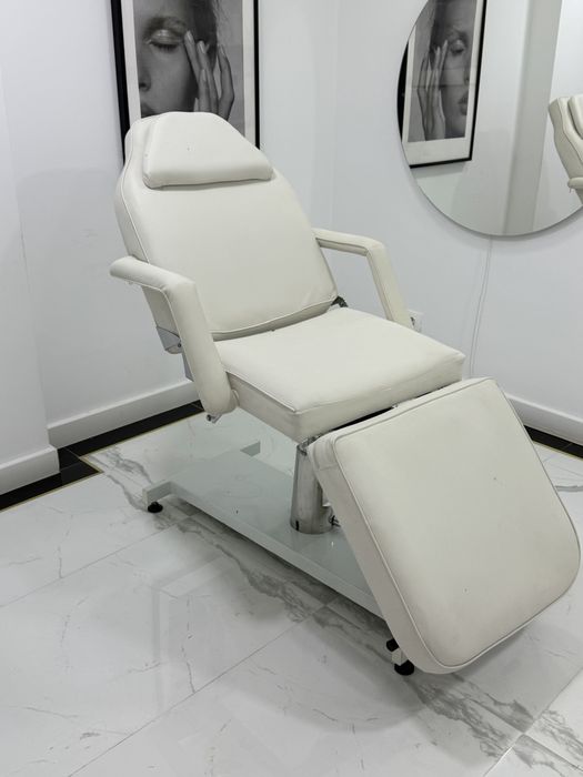 Продам кушетку косметологическую