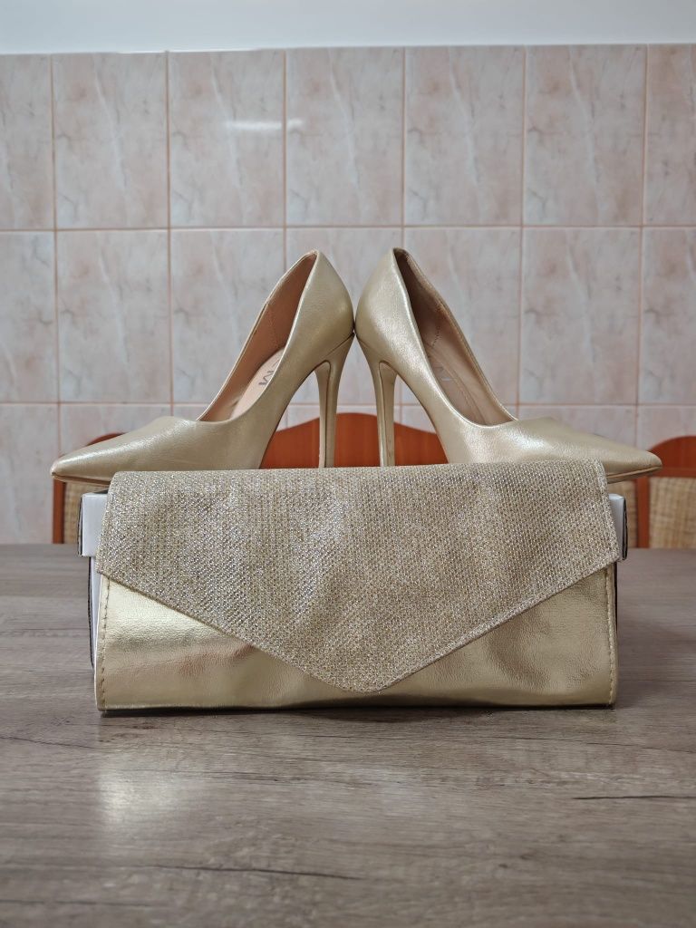 Set elegant pantofi (37) si plic