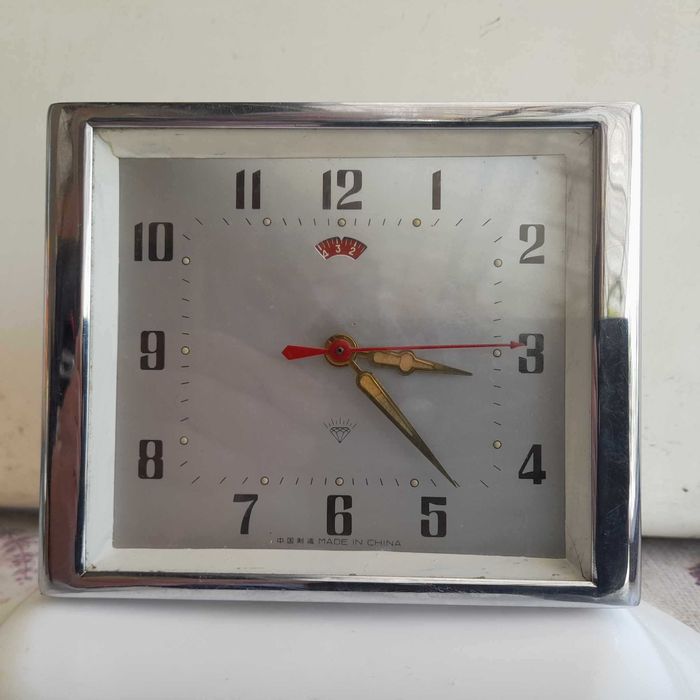 Ceas desteptator de masa -mecanic - provenienta China .