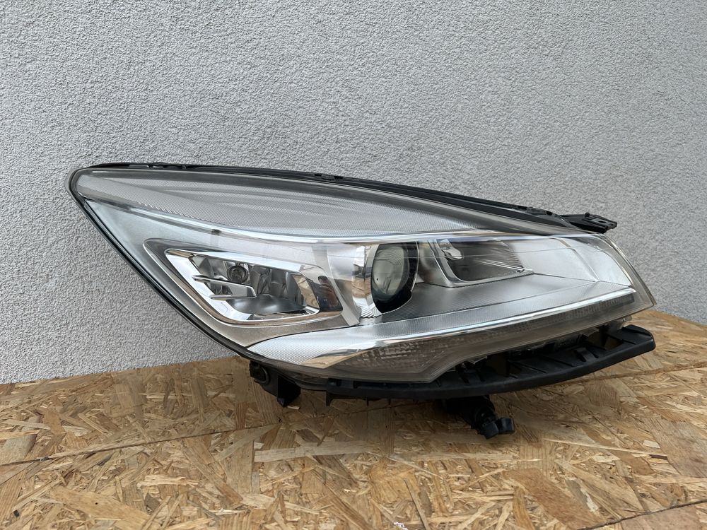 Far dreapta Ford Kuga 2 2013-2016 Xenon Original Europa