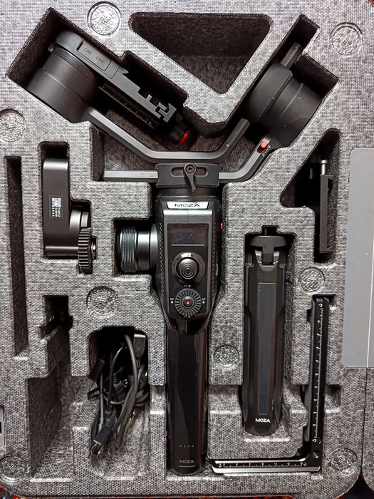 Vând stabilizator/gimbal Moza Air Cross 2 pentru DSLR