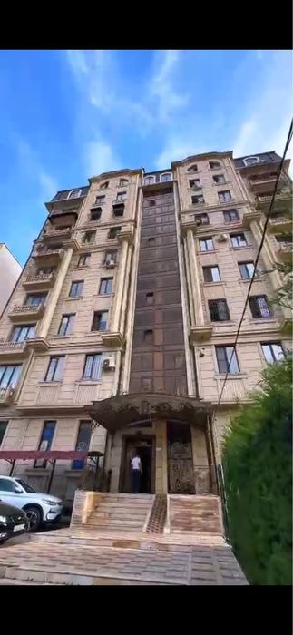 Olmazor tumani qorasaroy suv boyida  3 xona navastroyka sotiladi