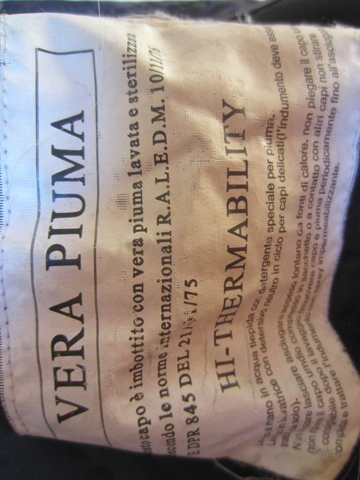 Geaca RekuaIT, masura L, umpluta cu puf, strare f. buna.