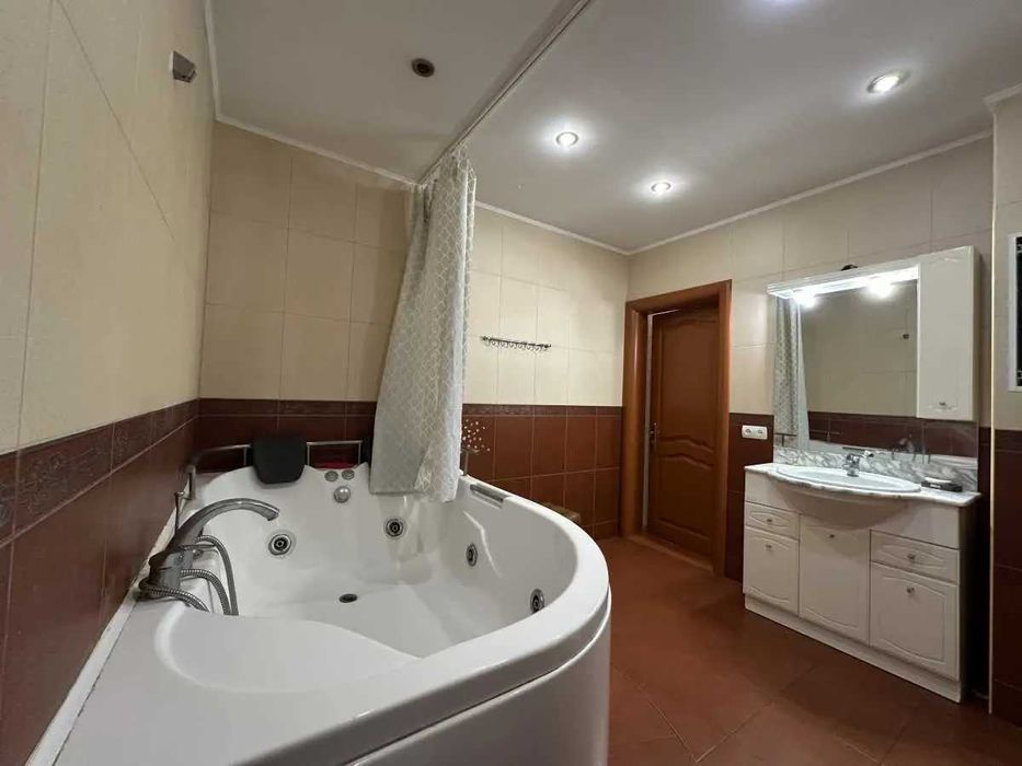 Дава се под наем Двустаен апартамент в София, Зона Б-18 - 84 кв.м за 612 € - Снимка #4