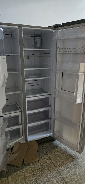 Двукрилен хладилник Samsung RS61781GDSL, A++, 615 л., No Frost, Icemak