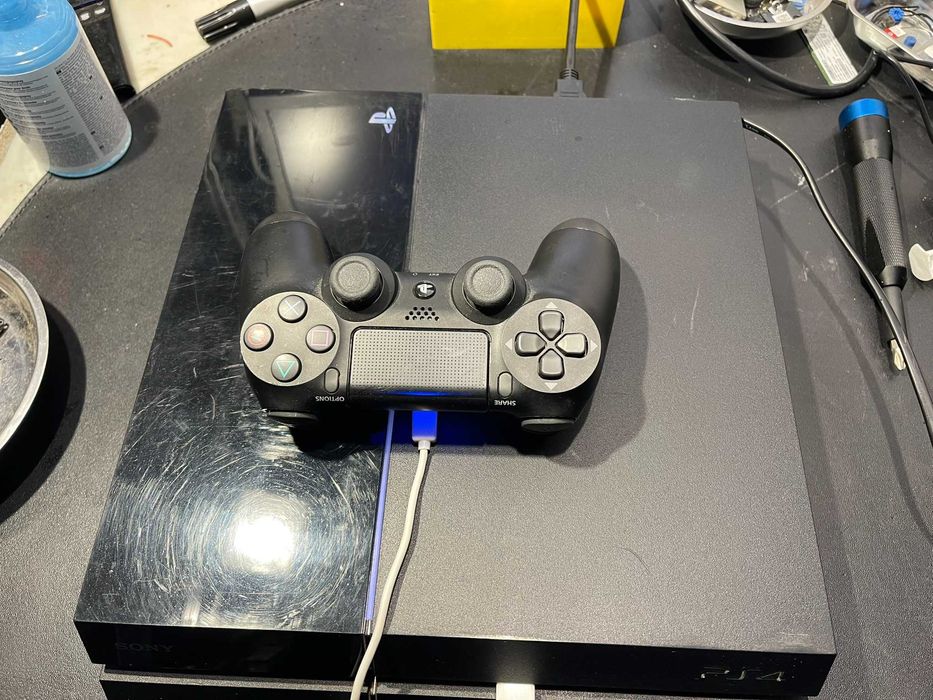 Consola Sony PS4 PlayStation 4 + Controller + GTA V, stare bună