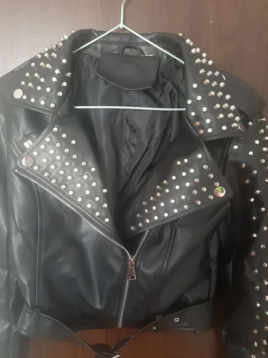 Geaca din piele cu Capse