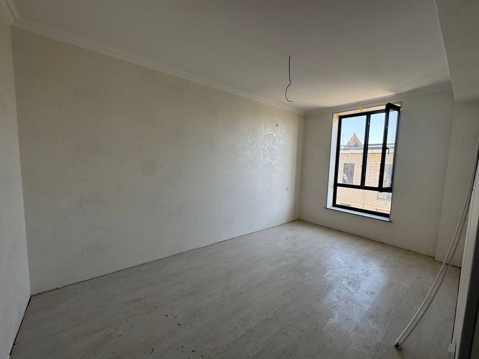 Срочно продается 2 комнатная квартира новостройка бектемирском районе