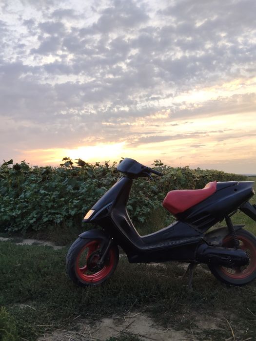 Scuter Aprilia sr1 de 80 CC