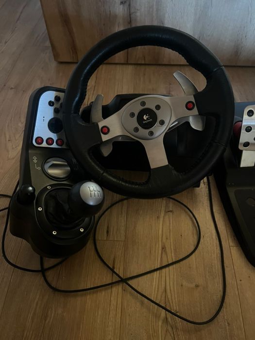 Волан с педали.