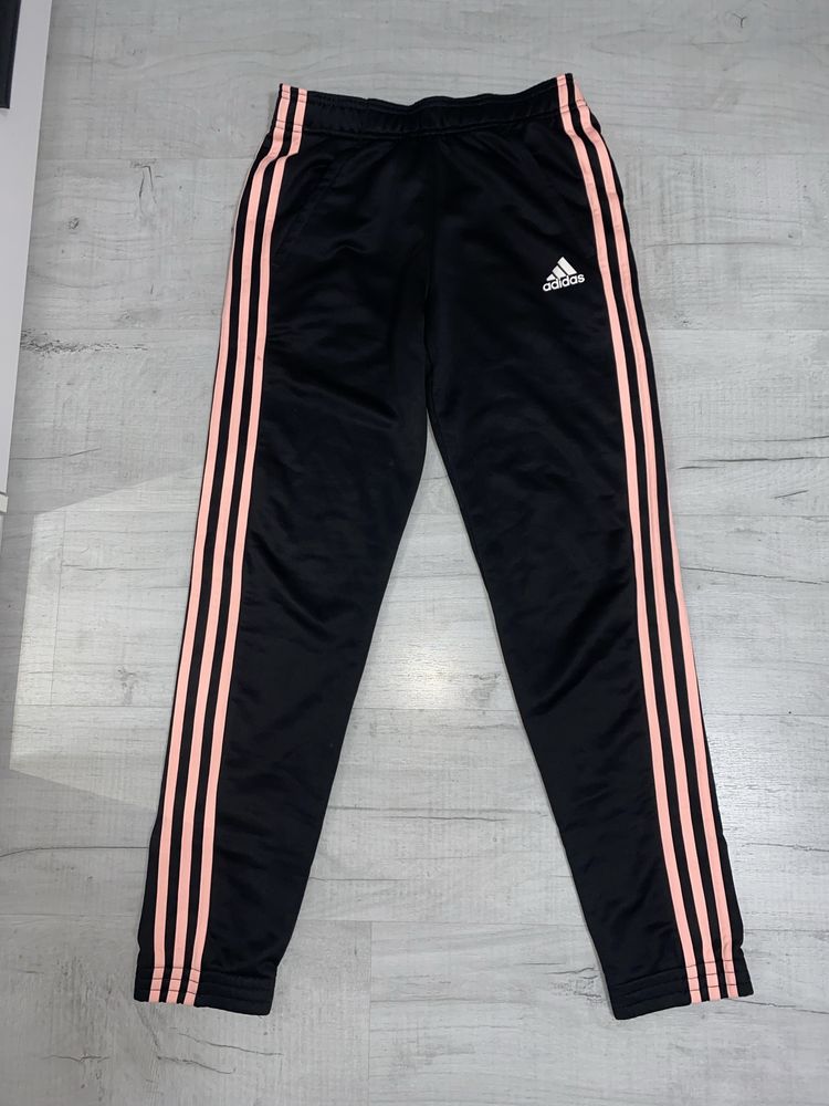 Adidas спортен комплект