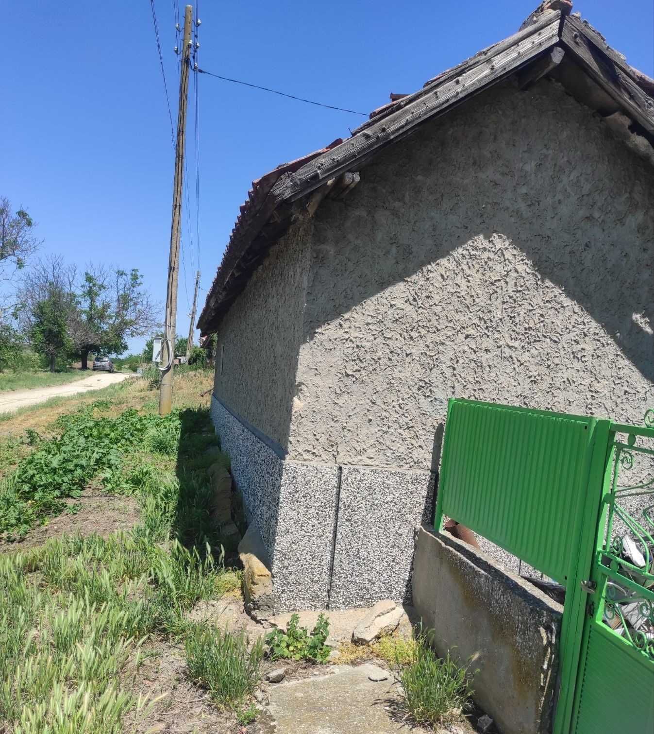 Продавам къща в село Казимир
