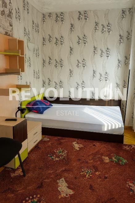 Дава се под наем Тристаен апартамент в Варна, ВИНС - 100 кв.м за 600 € - Снимка #4