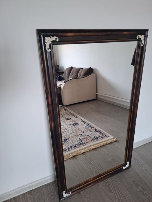 Настенный зеркало