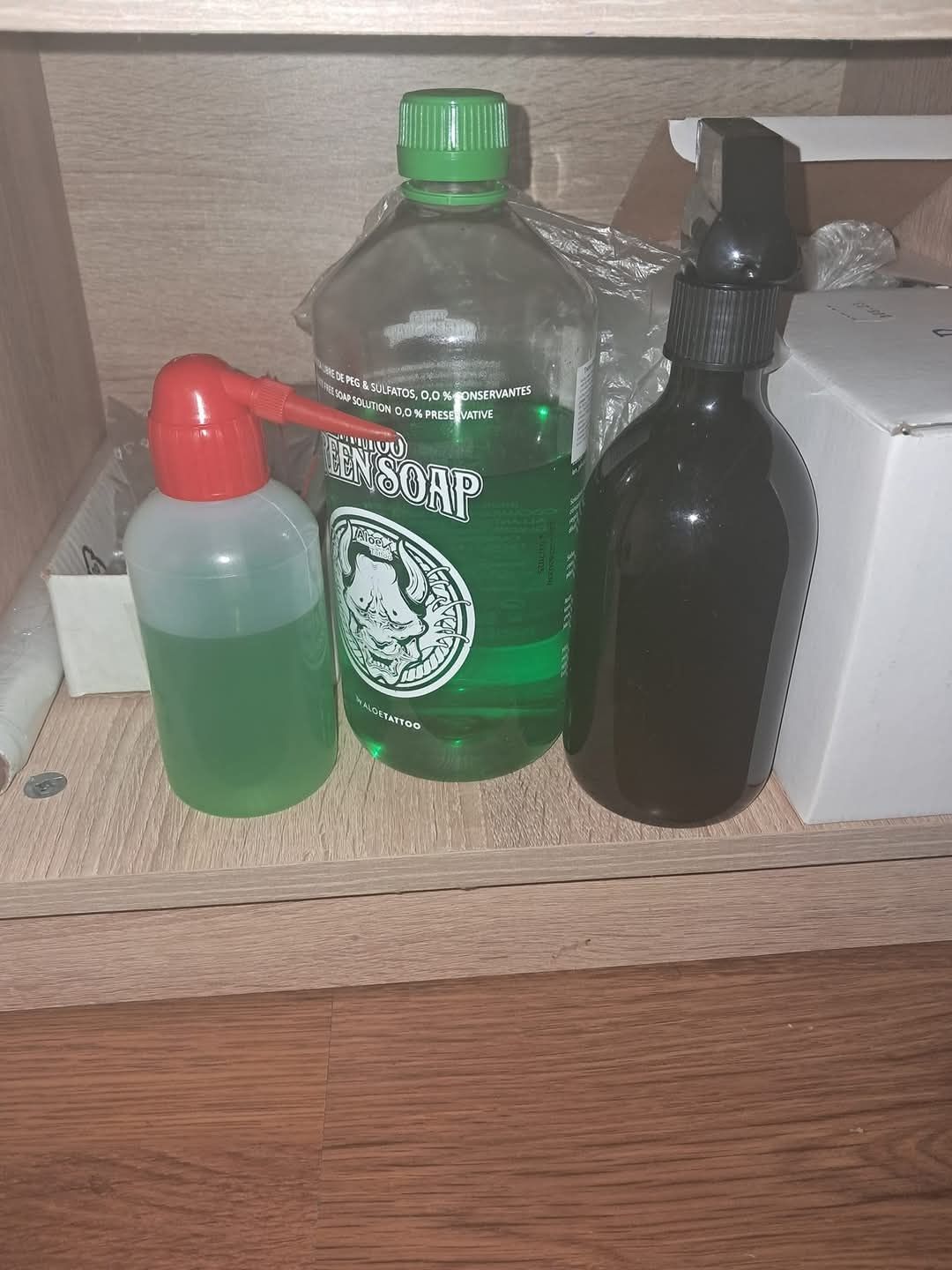 Vand kit tatuaje