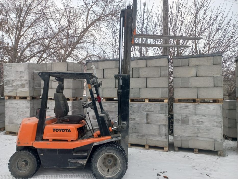 Вилочный погрузчик