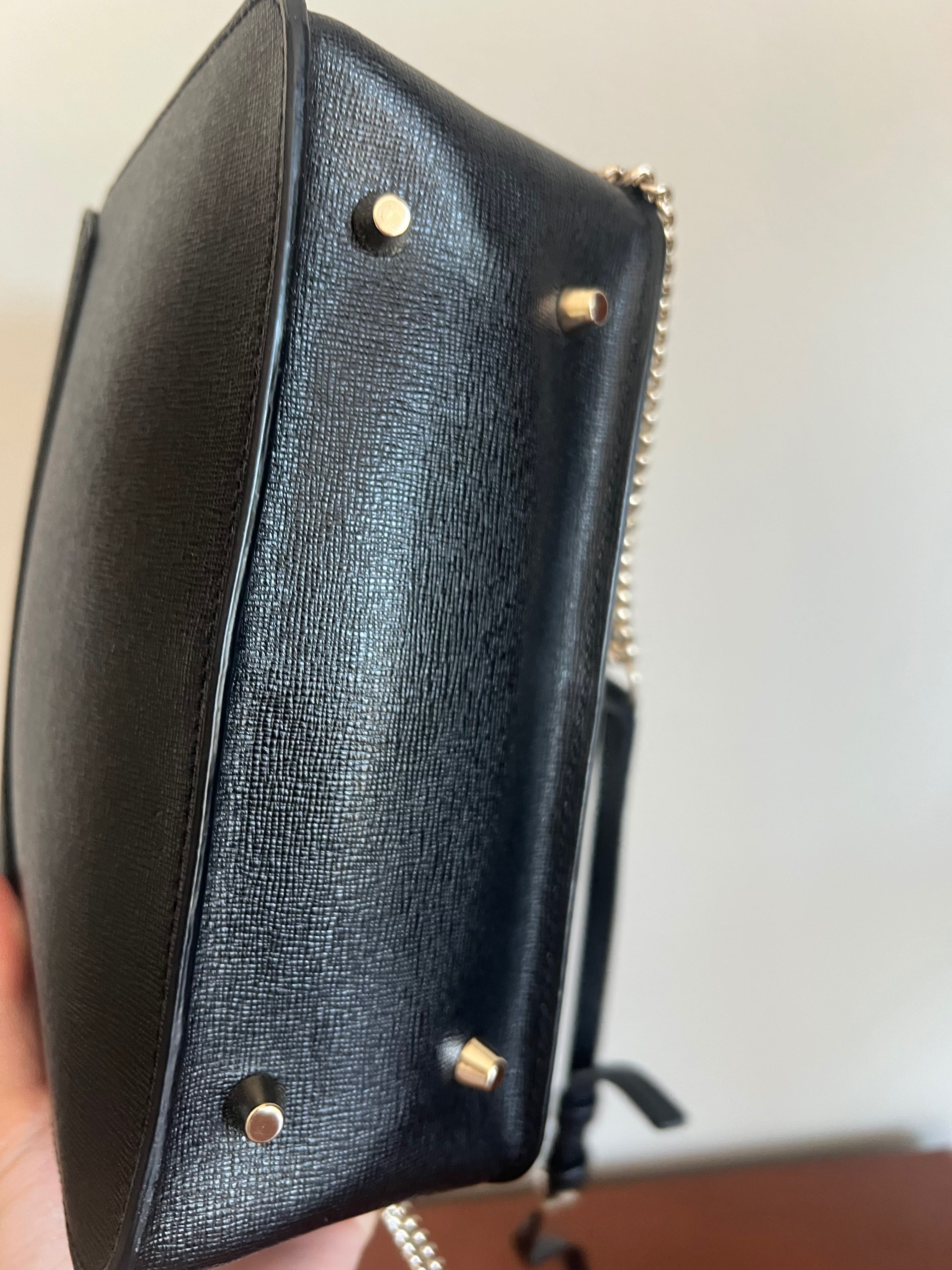 Чисто нова FURLA