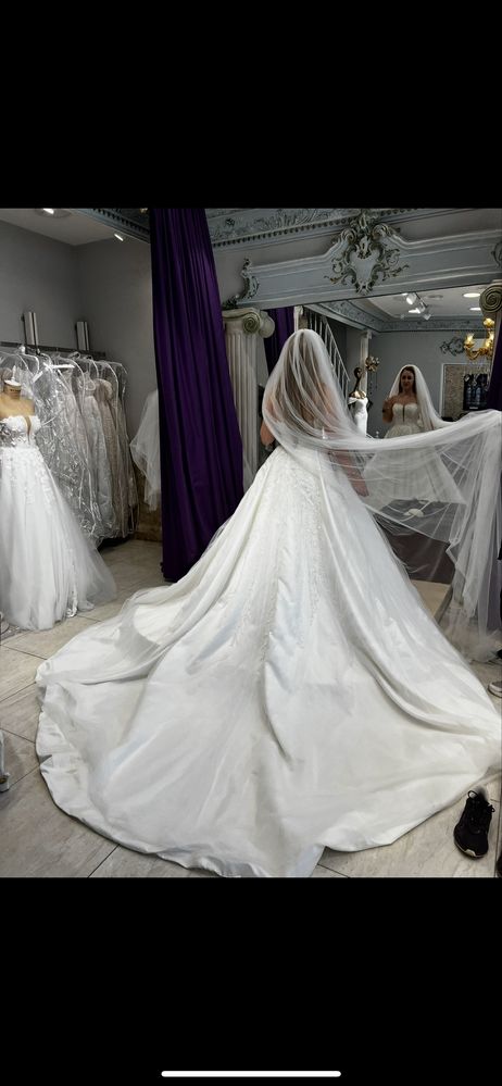 Vand rochie de mireasa