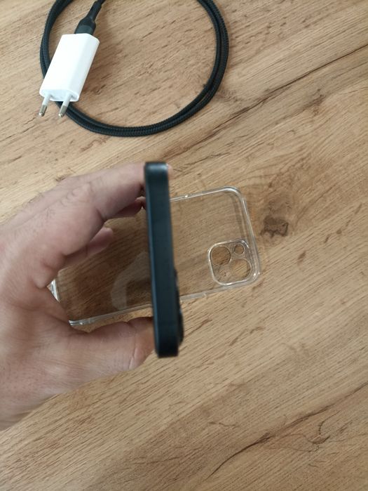 Продавам IPhone 13 128GB