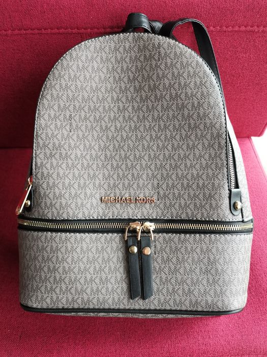 Rucsac si portfard Michael Kors