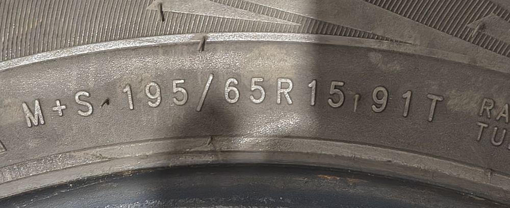 2 anvelope de iarna 195 65 r15 Nokian