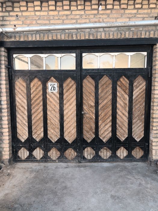 Дарвоза сотилади